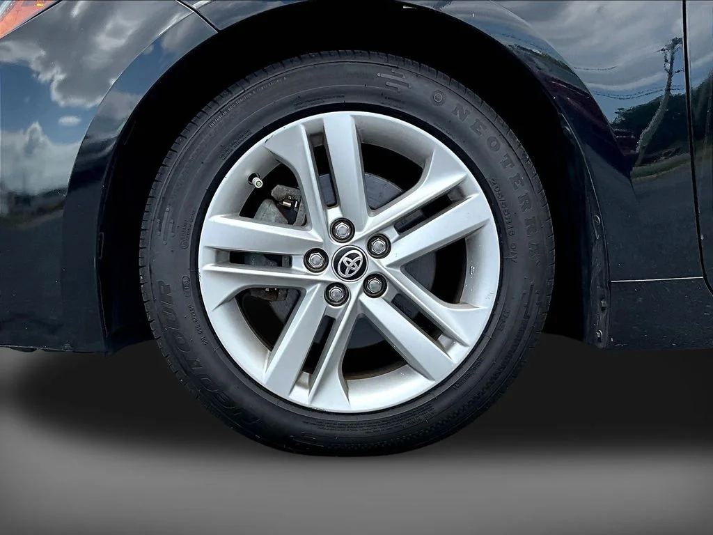 Used 2019 Midnight Black Metallic Toyota SE image 32