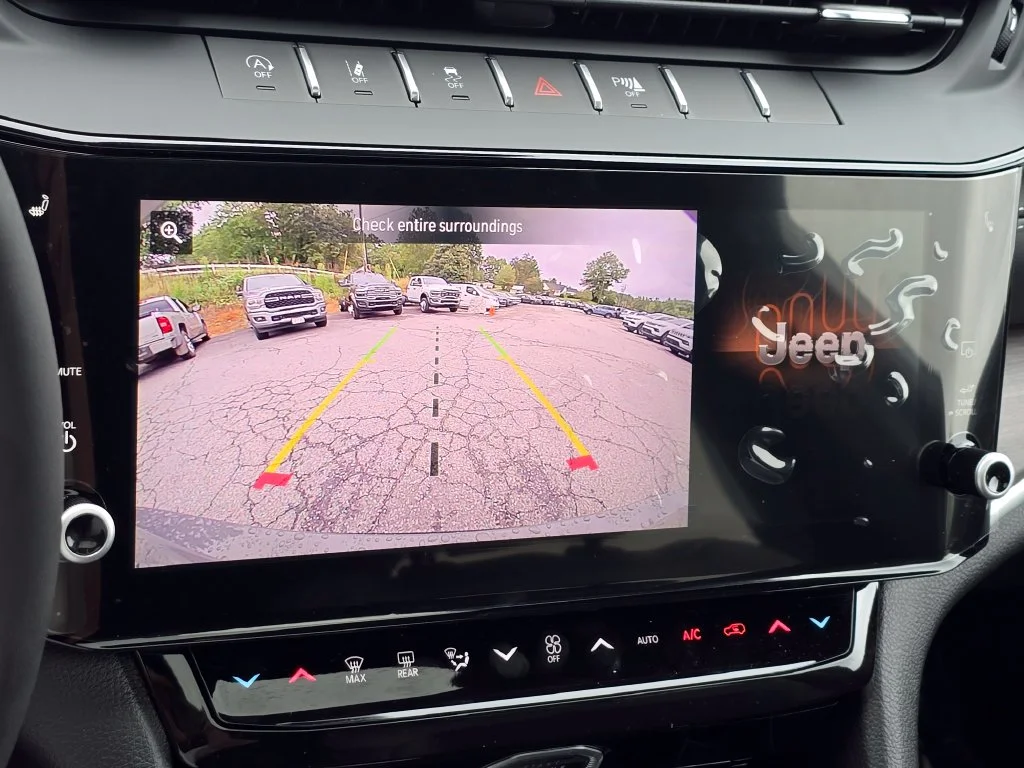 New 2027 Gray Jeep Laredo Altitude image 9