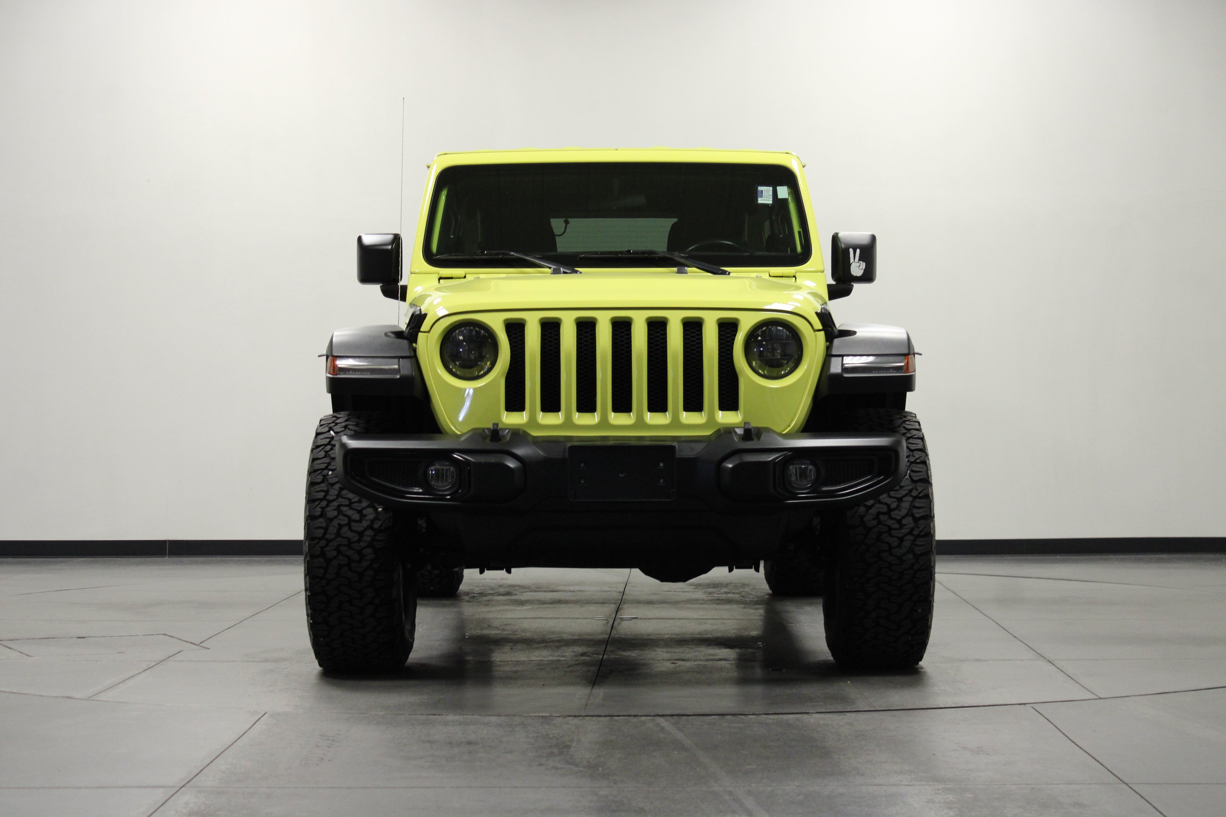 Used 2023 High Velocity Clearcoat Jeep High Tide image 9