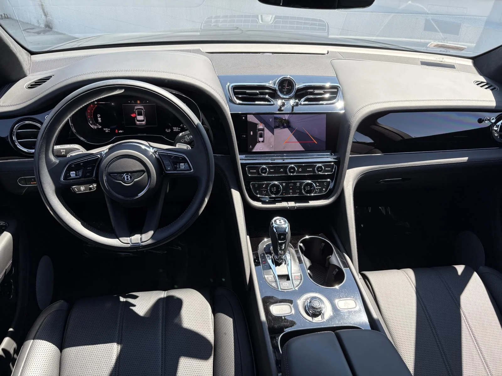 2024 Bentley Bentayga - Photo 10
