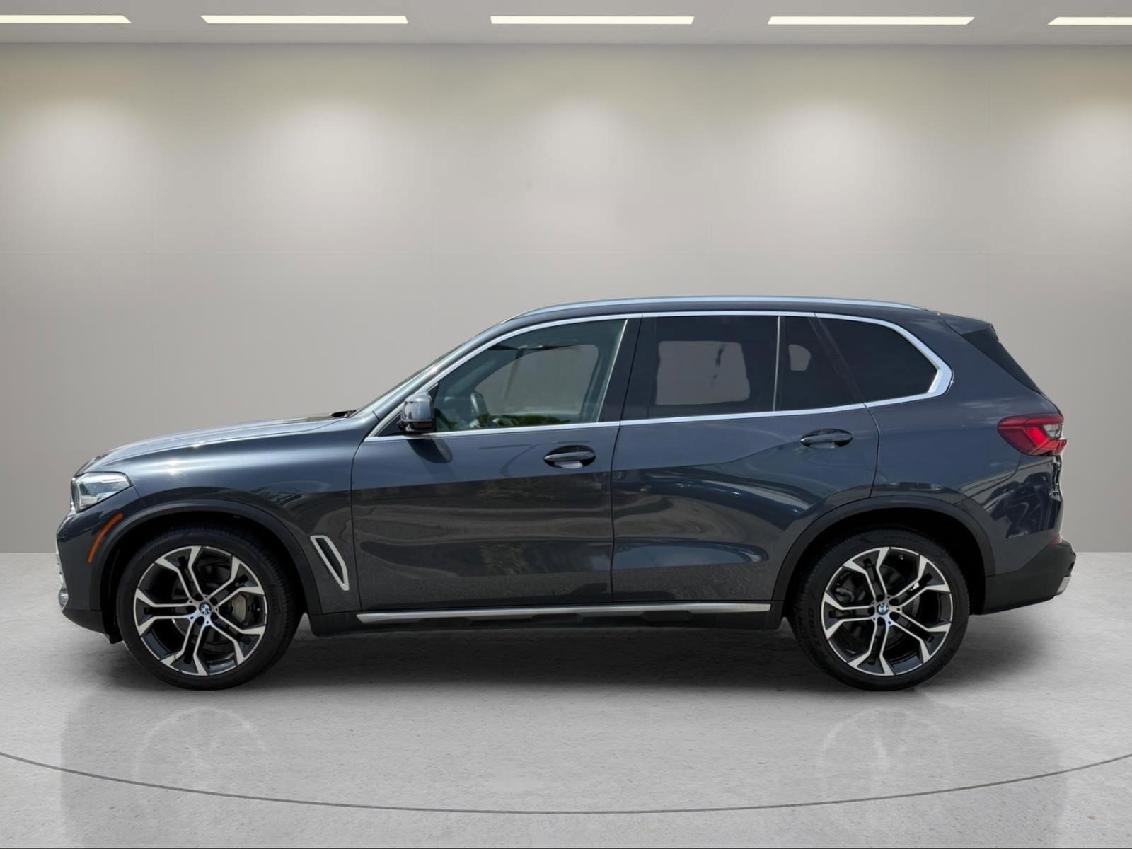 Used 2020 Arctic Gray Metallic BMW sDrive40i image 8