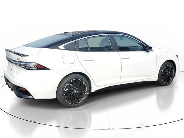 New 2026 Aspen White TriCoat / Super Black Two-tone Nissan SR image 4