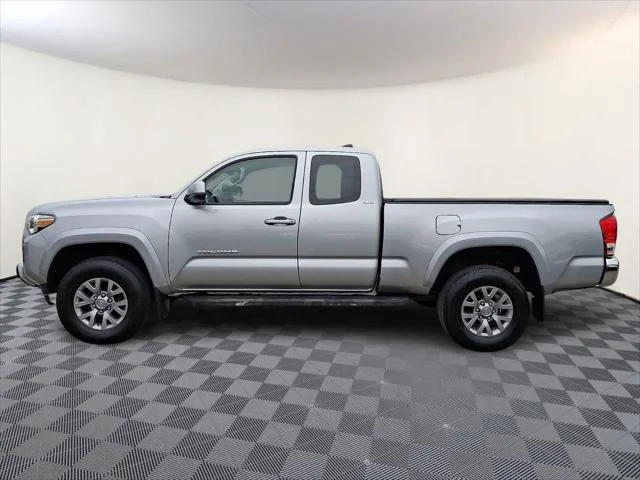 Certified Used 2017 SILVER ME Toyota  image 9