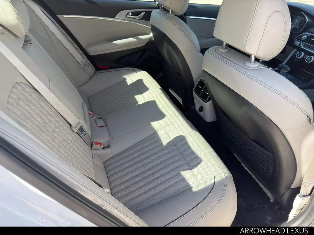 Used 2021 White Genesis 2.0T image 13