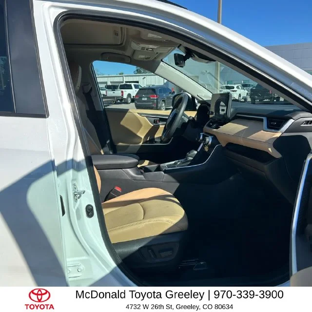 2023 Toyota RAV4 Hybrid LIMITED SUV Slide 13