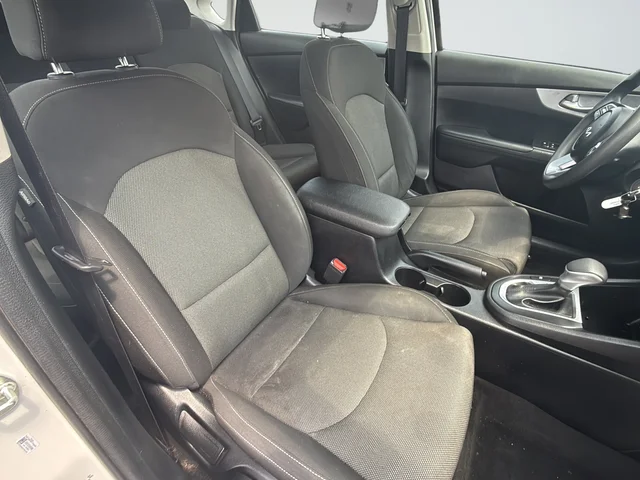 Used 2023 White Kia LXS image 16
