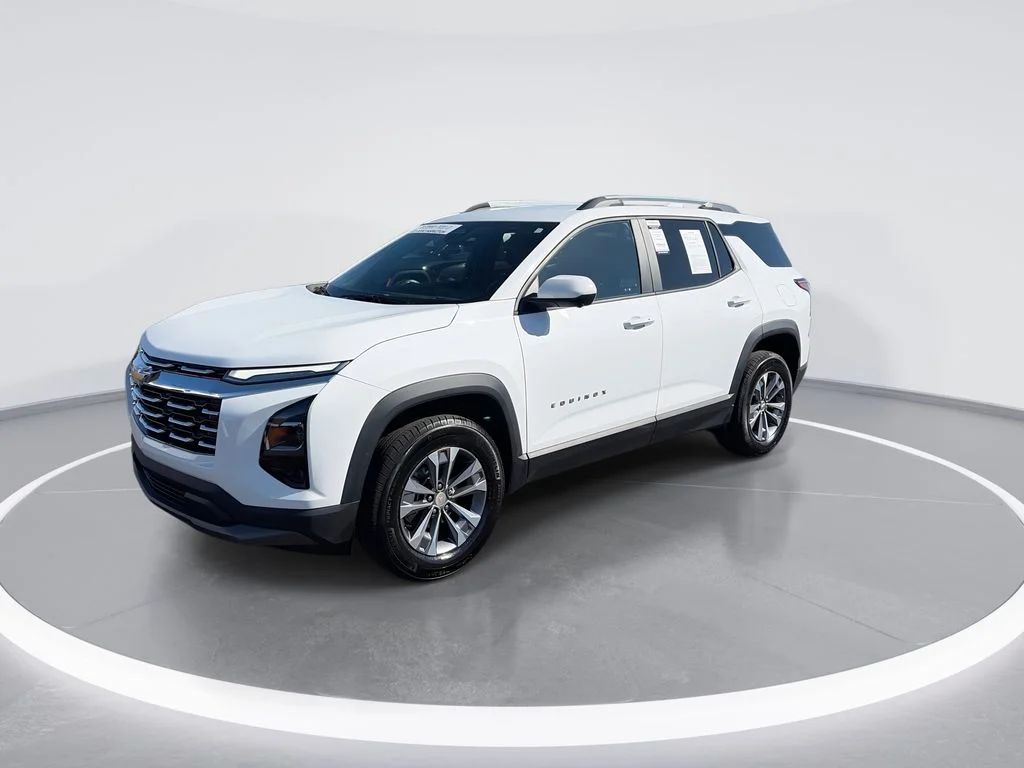 Used 2025 White Chevrolet LT image 4