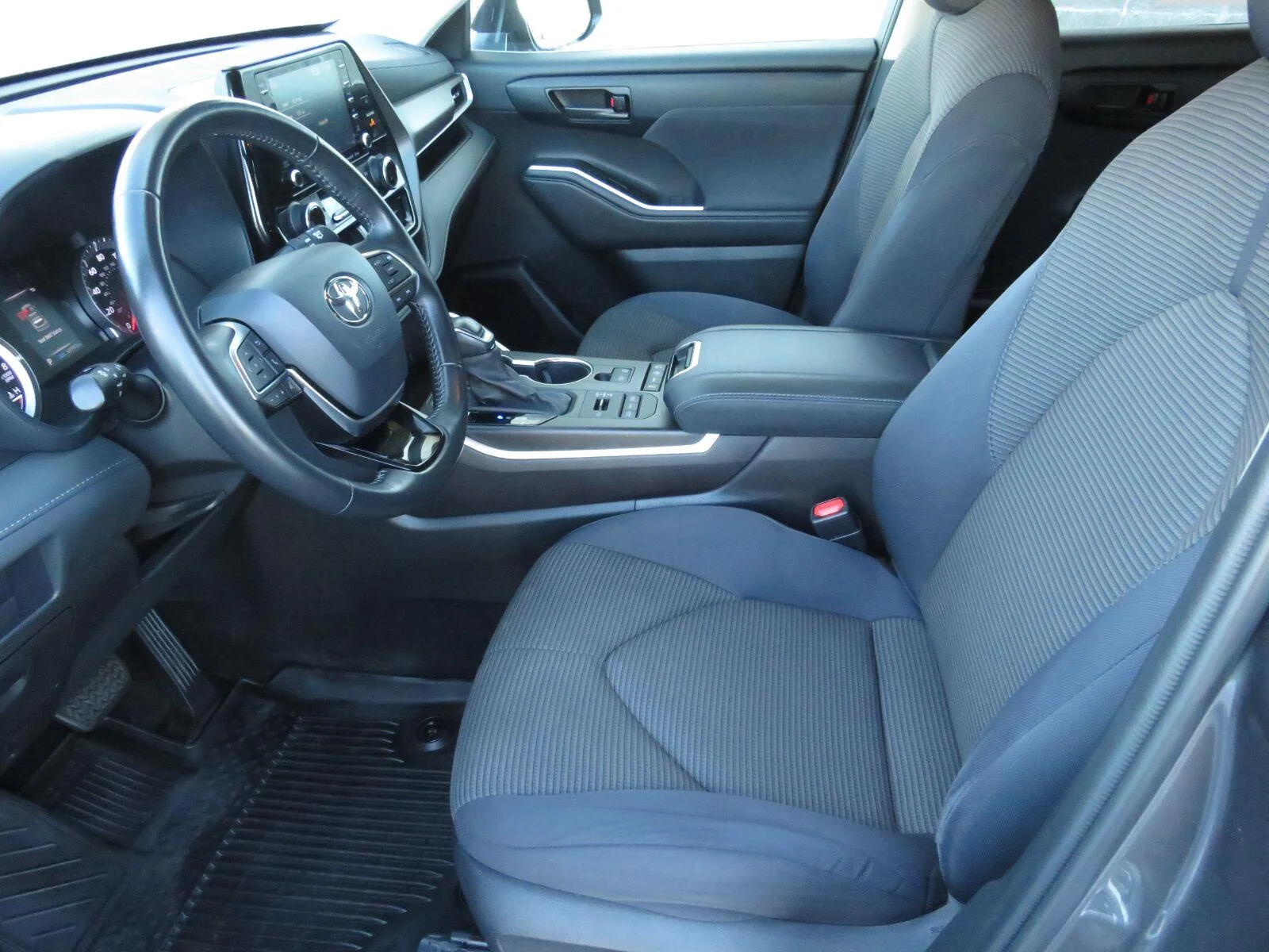 Used 2021 Magnetic Gray Met Toyota L image 20