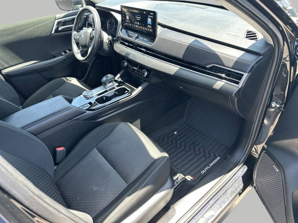 Used 2025 Black Mitsubishi ES image 23