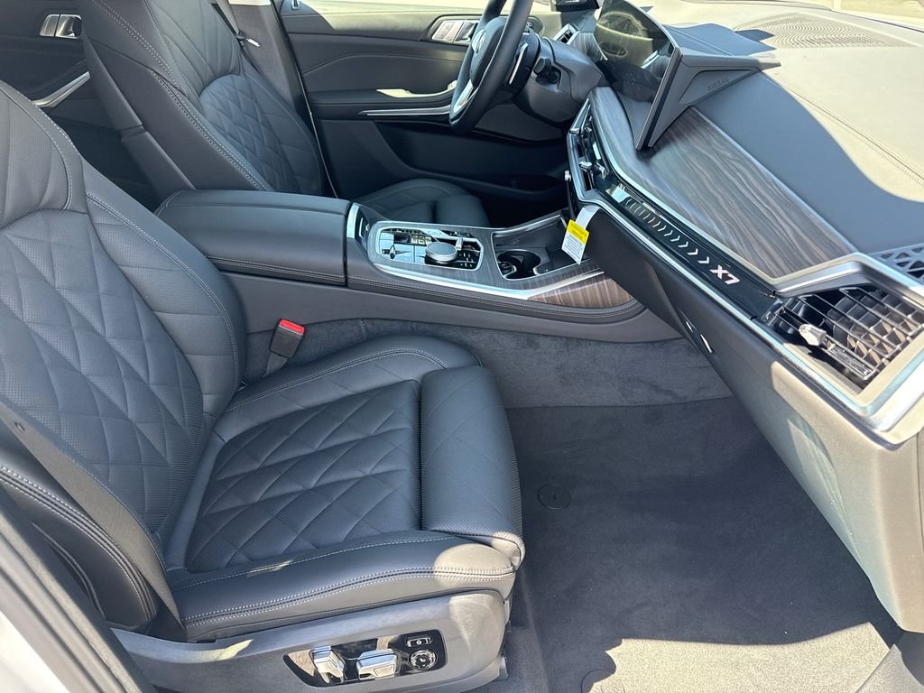 New 2026 Alpine White BMW xDrive40i image 13