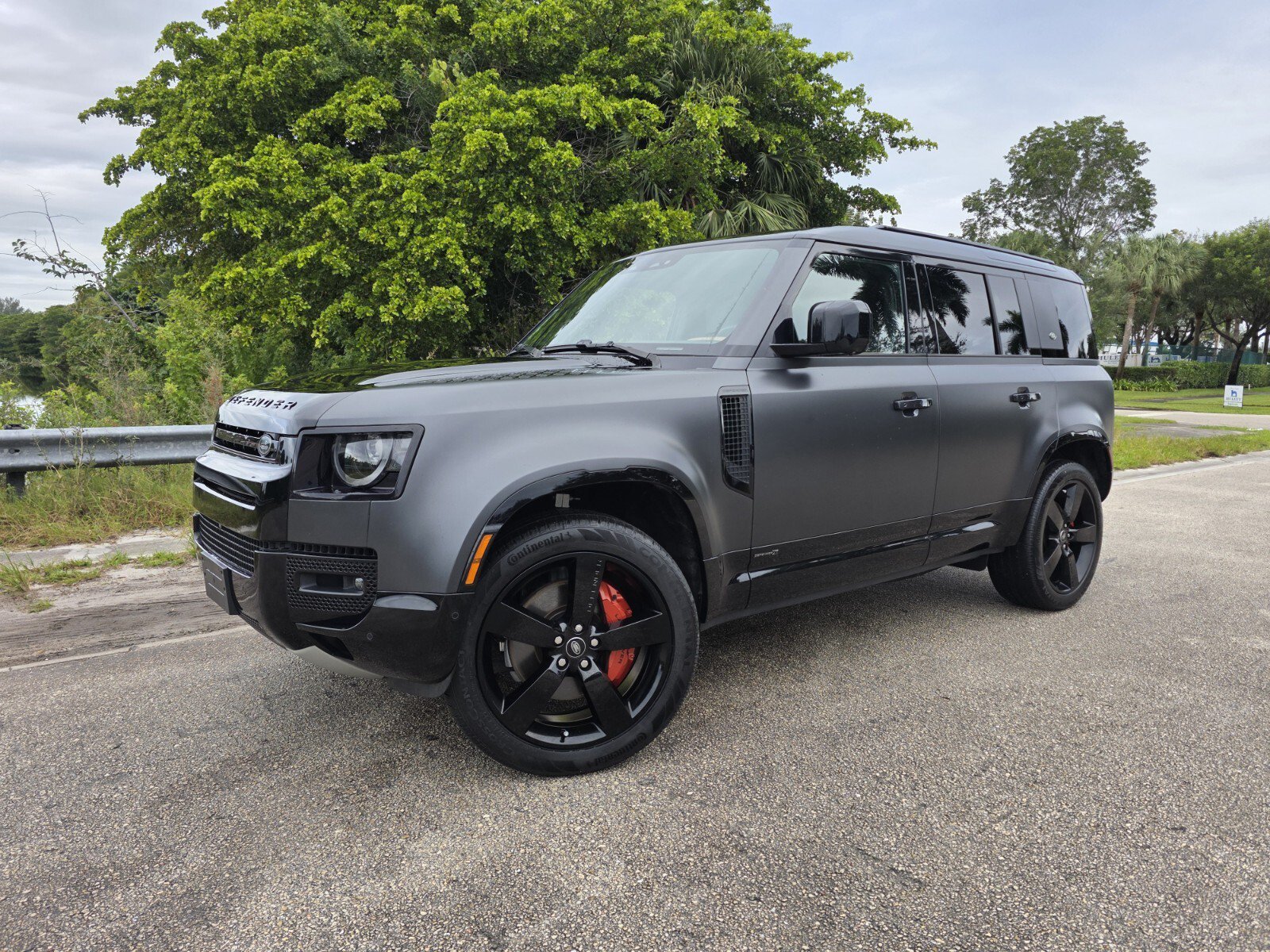 2023 Land Rover Defender