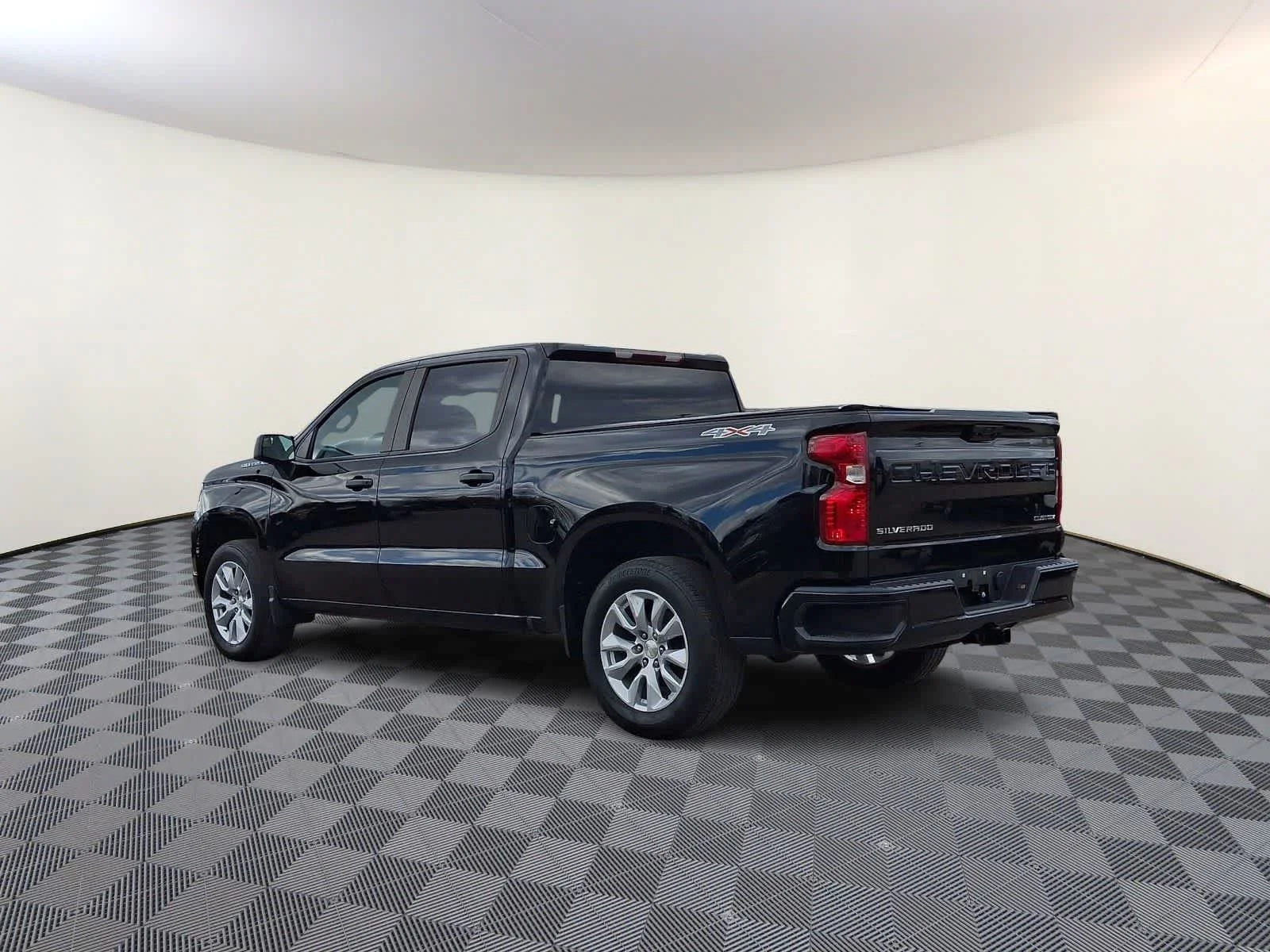 Used 2023 Black Chevrolet Custom image 7