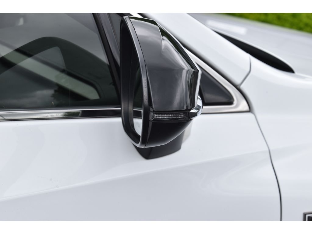 Used 2020 Ultra White Lexus F SPORT image 29