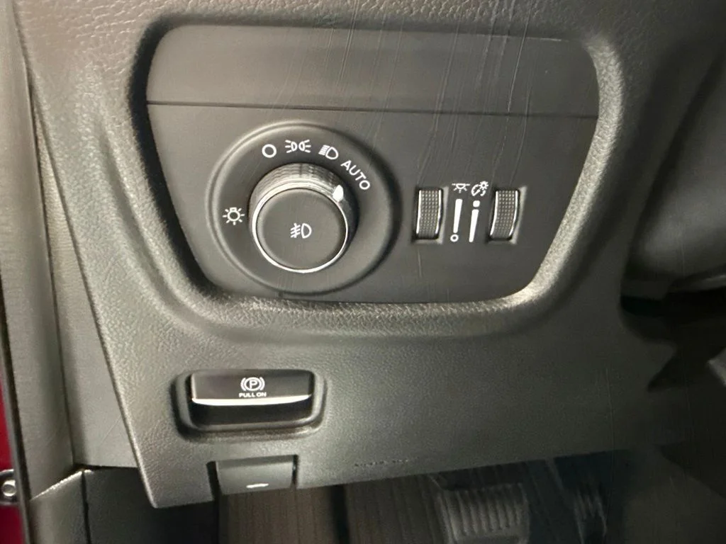 Used 2022 Red Jeep Limited image 18