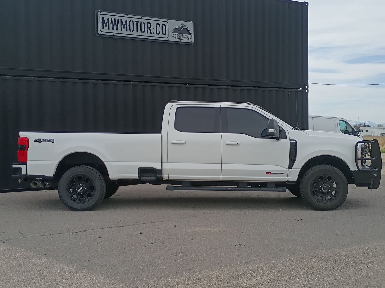 View vehicle photo 6