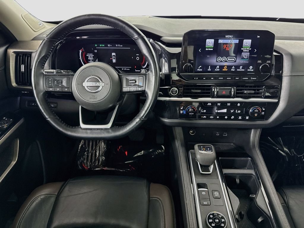 Used 2022 White Nissan Platinum image 22