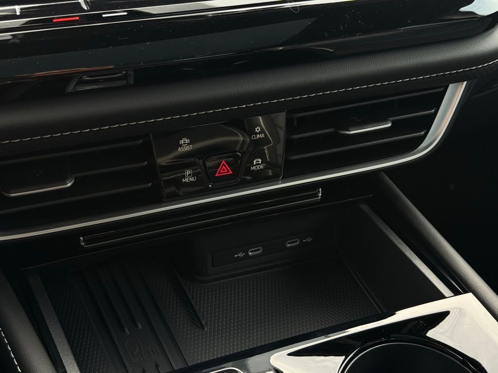 2026 Volkswagen Atlas Cross Sport SEL Premium R-LINE - Photo 35