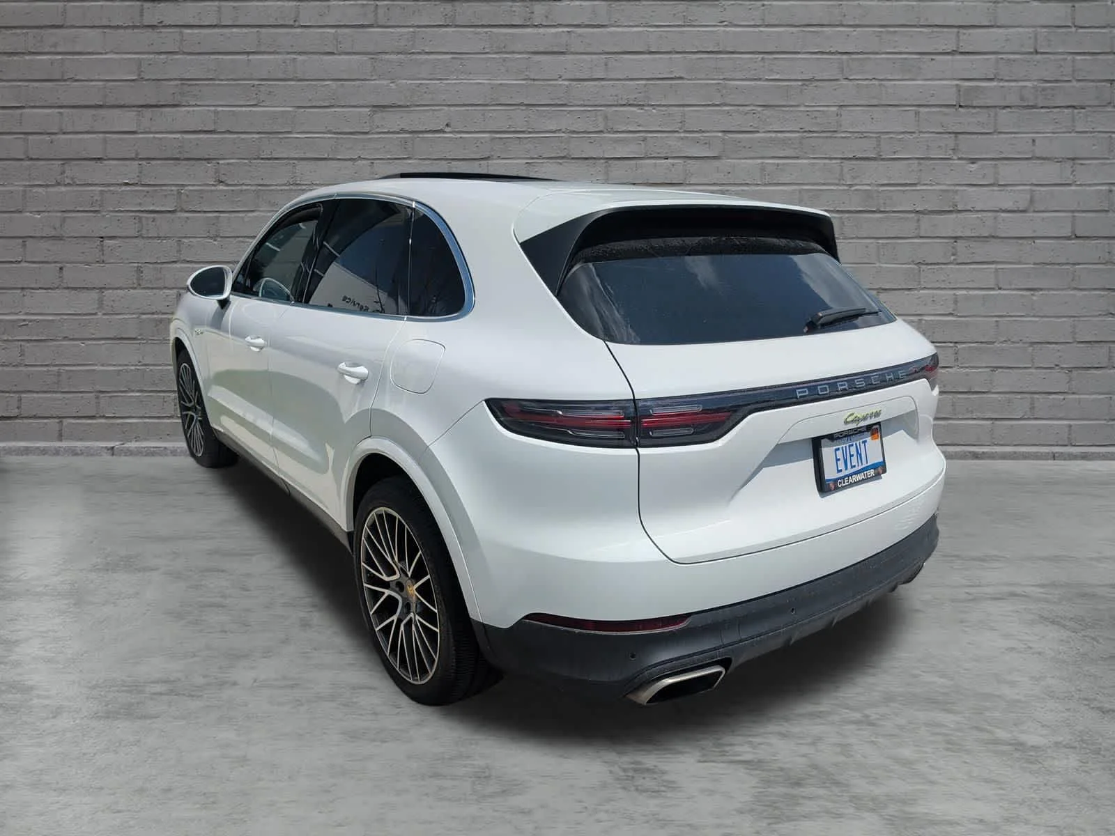 Used 2023 Red Porsche  image 4