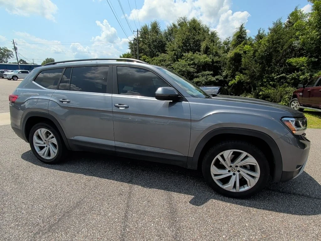 Used 2022 Gray Volkswagen 2.0T SE w/Technology image 4