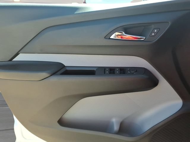 New 2027 Summit White Chevrolet LT image 12