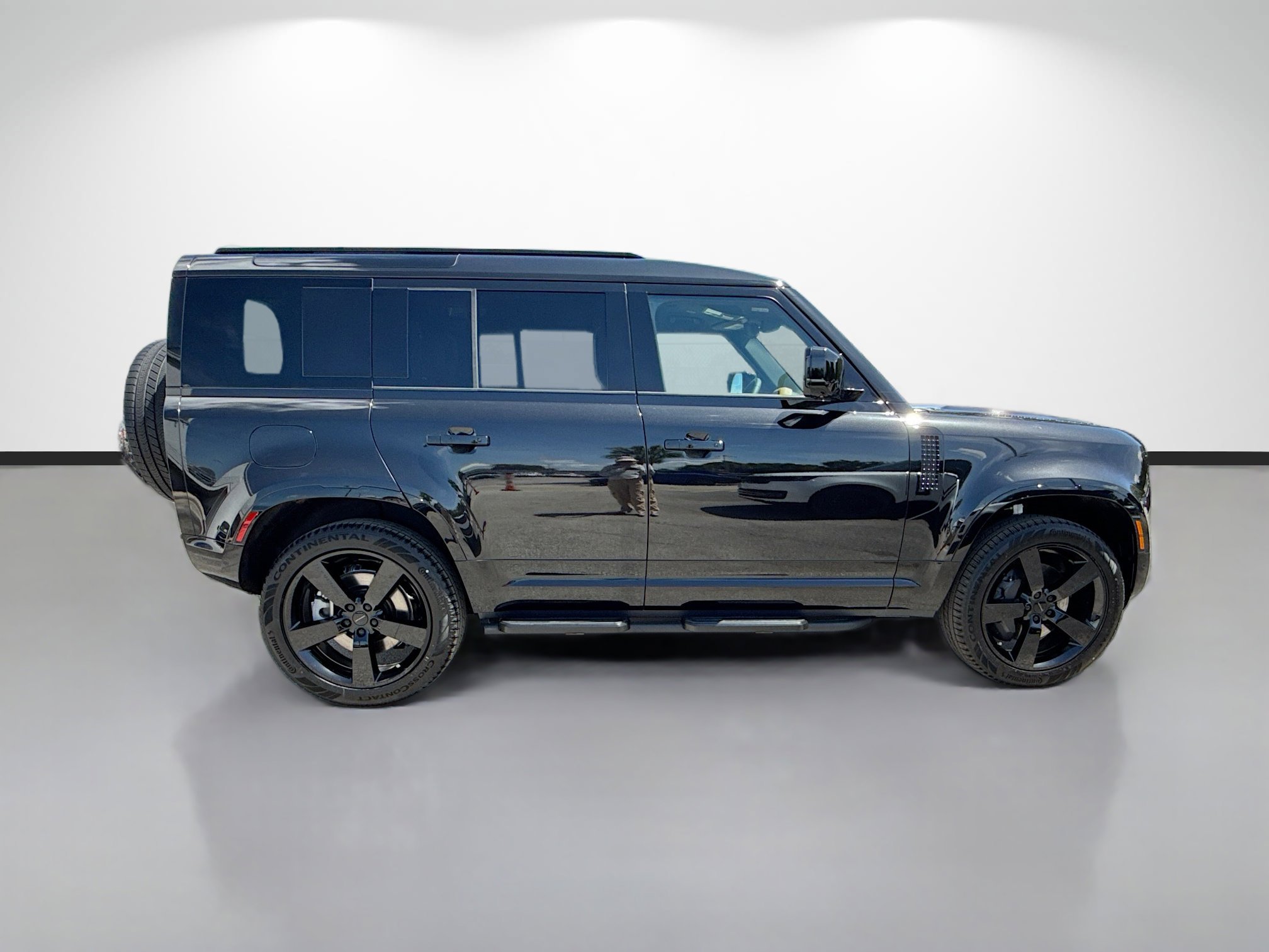 New 2026 Santorini Black Land Rover X-Dynamic SE image 6