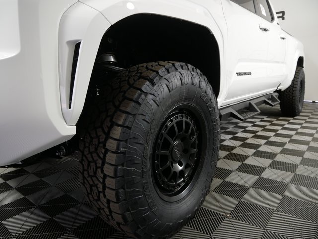 New 2026 Ice Cap Toyota SR5 image 3