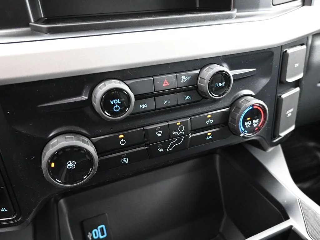New 2026 Agate Black Metallic Ford XLT image 15