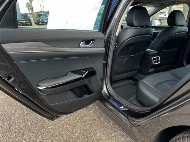 2025 Kia K5 EX - Photo 18