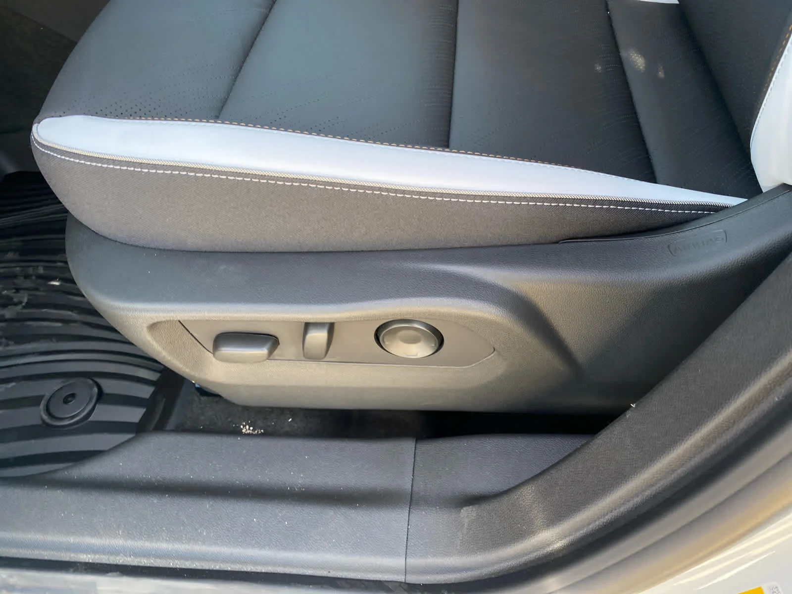 New 2026 Summit White Buick Sport Touring image 10