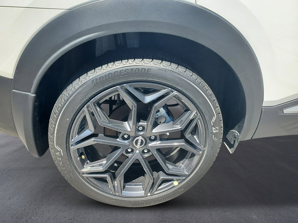 New 2026 Aspen White Tricoat Nissan SR image 11