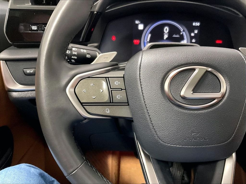 Used 2023 White Lexus 450e Luxury image 23