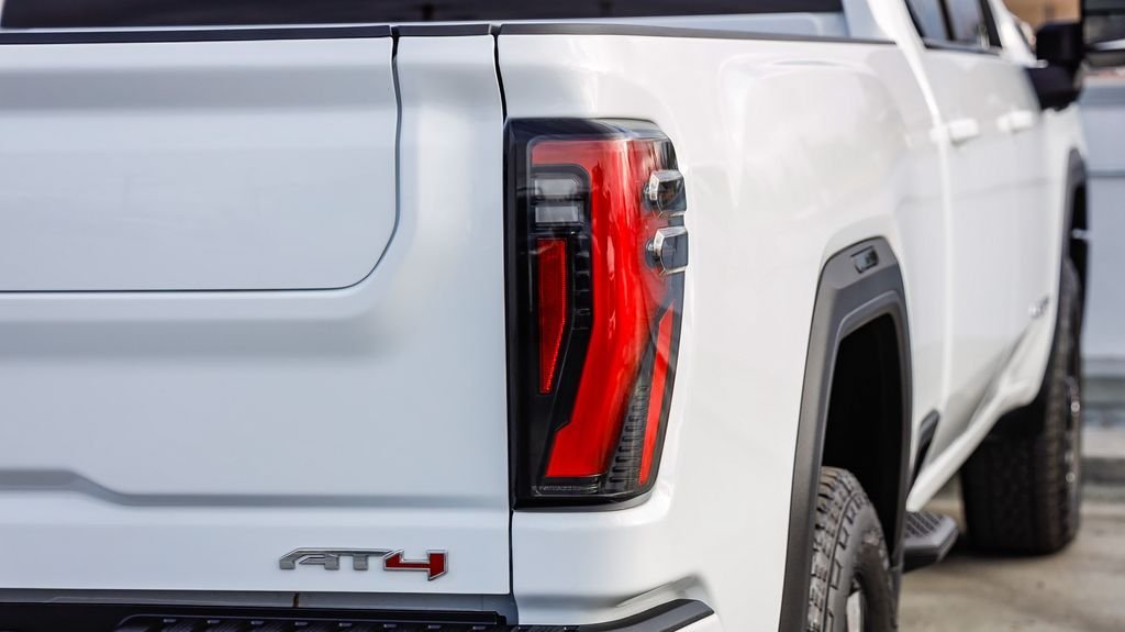 Used 2025 Summit White GMC AT4 image 10