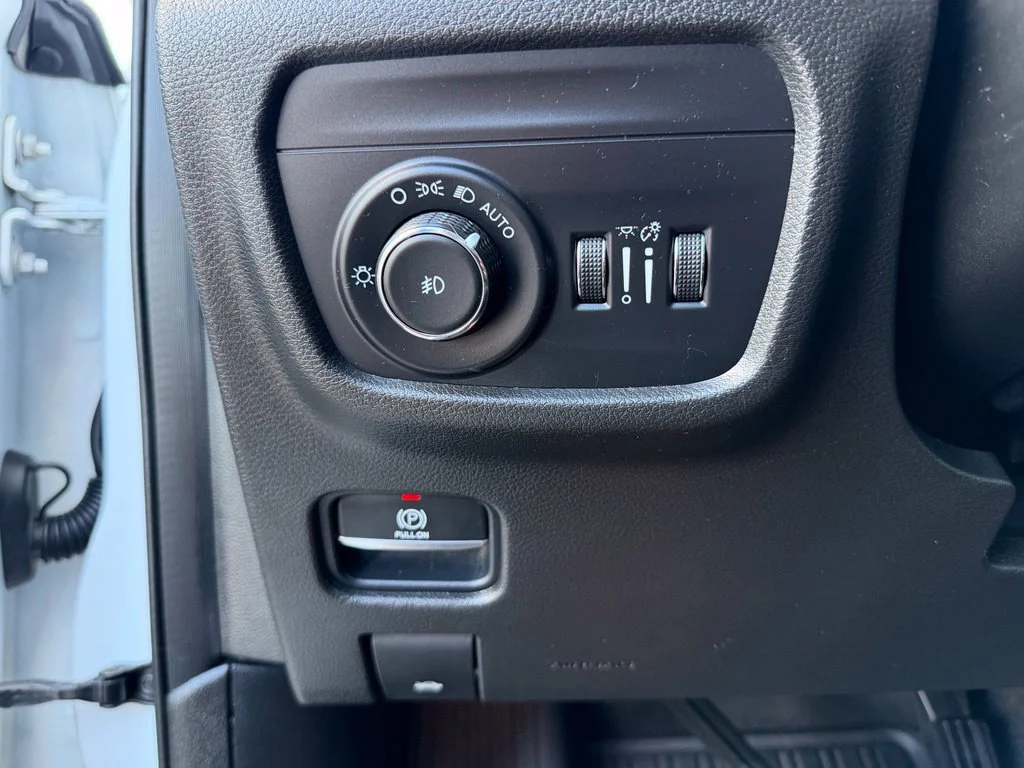 Used 2022 White Jeep Limited image 25