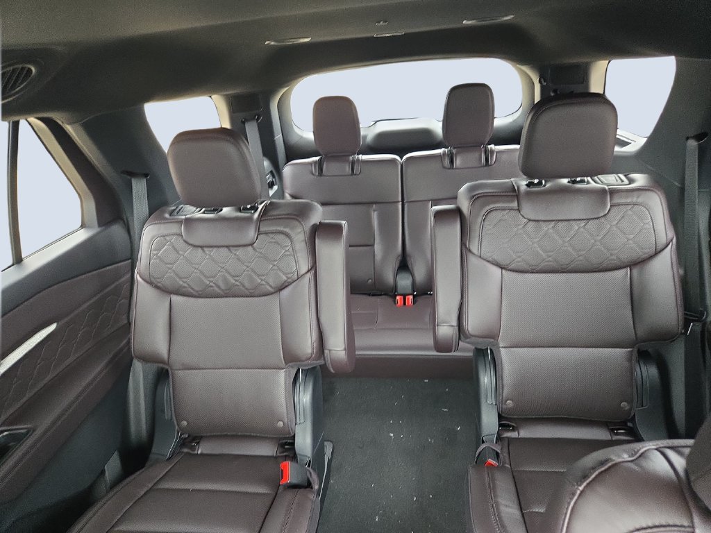 New 2027 Agate Black Metallic Ford Platinum™ image 25