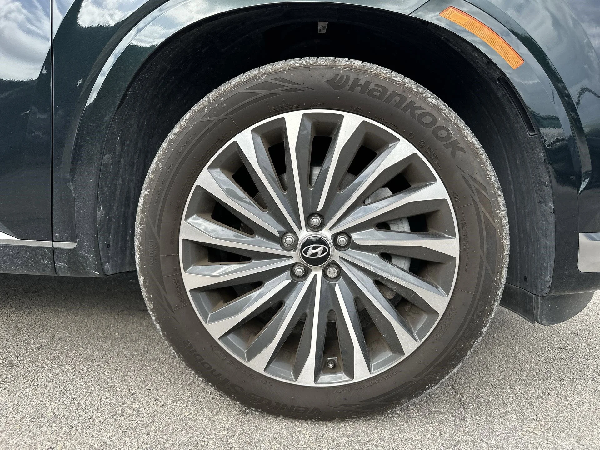 Used 2025 Robust Emerald Hyundai Calligraphy image 17