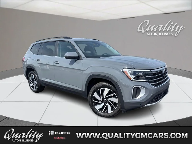 Used 2025 Gray Volkswagen 2.0T SE w/Technology image 1