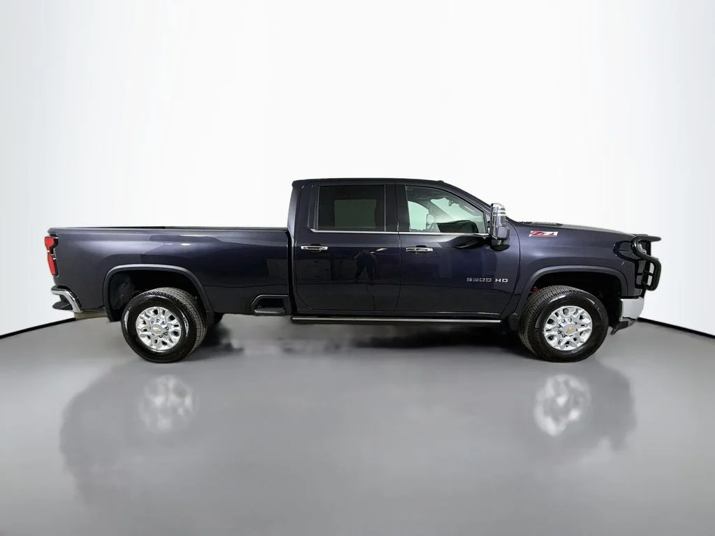 Used 2024 Gray Chevrolet LTZ image 5