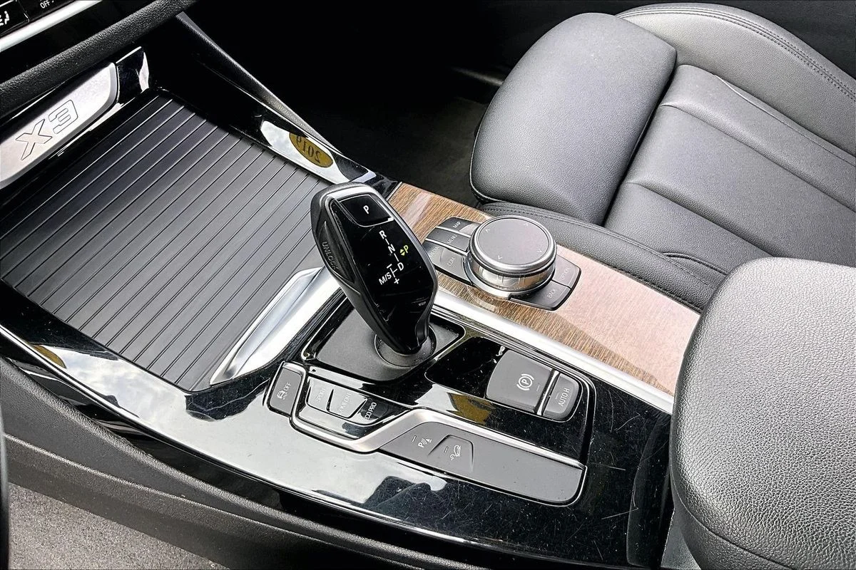 Used 2019 White BMW xDrive30i image 18