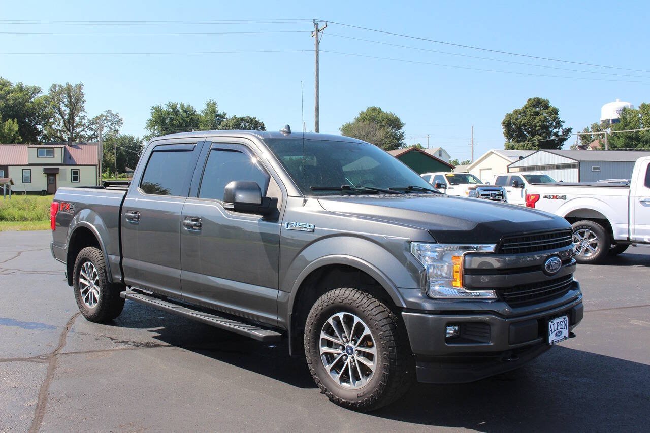 Used 2018 Magnetic Ford Lariat 4x4 4dr SuperCrew 5.5 ft. SB image 3