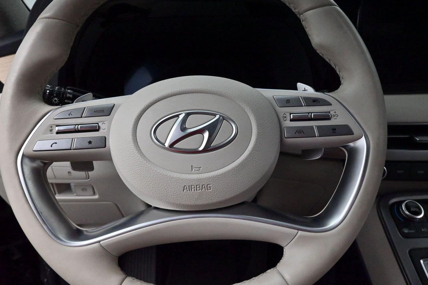 Used 2023 Abyss Black Pearl Hyundai Limited image 19