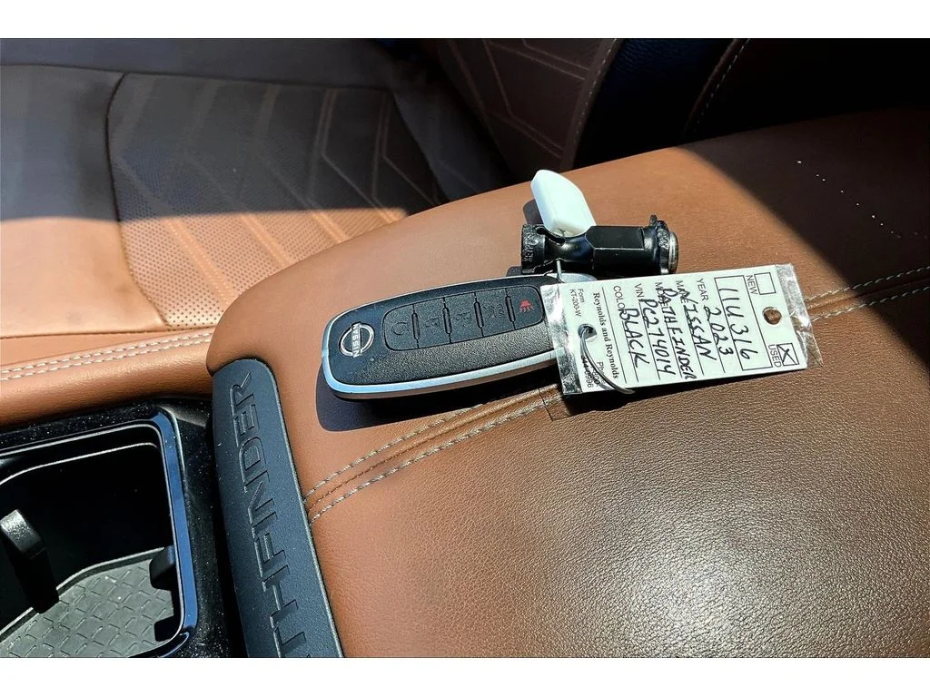 Used 2023  Nissan Platinum image 9