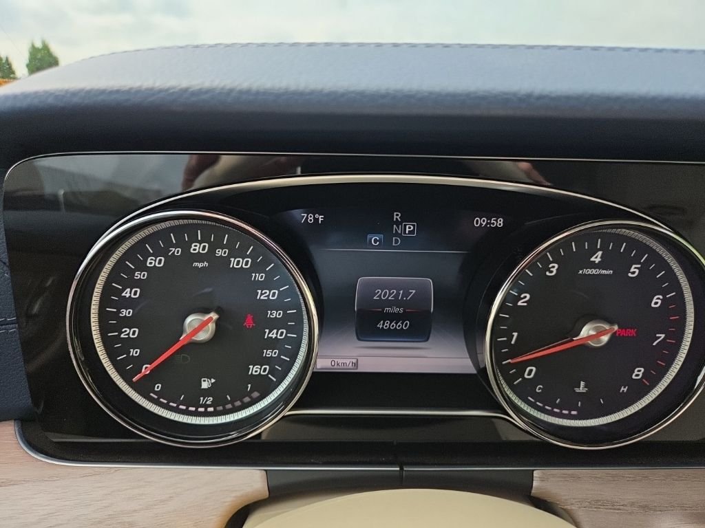Used 2018 designo Diamond White Metallic Mercedes-Benz E 400 image 15