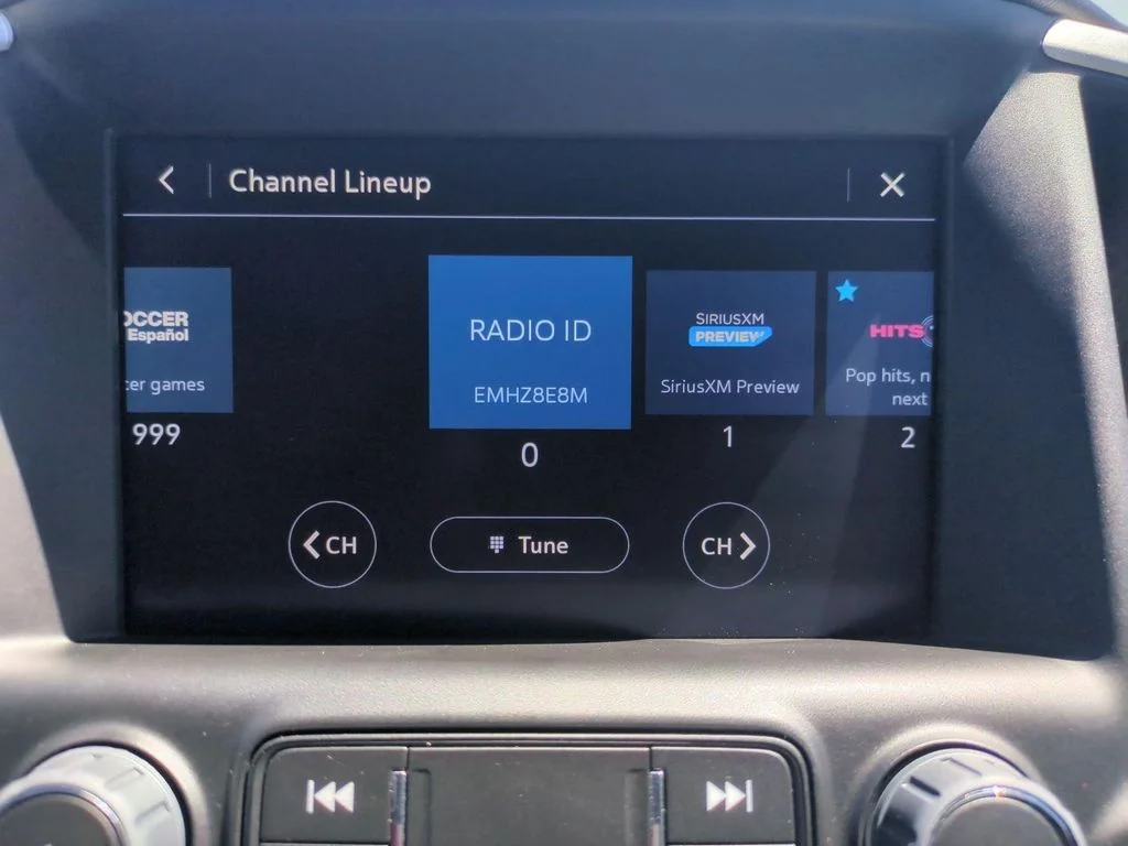 Used 2023 Sterling Metallic GMC SLT image 17