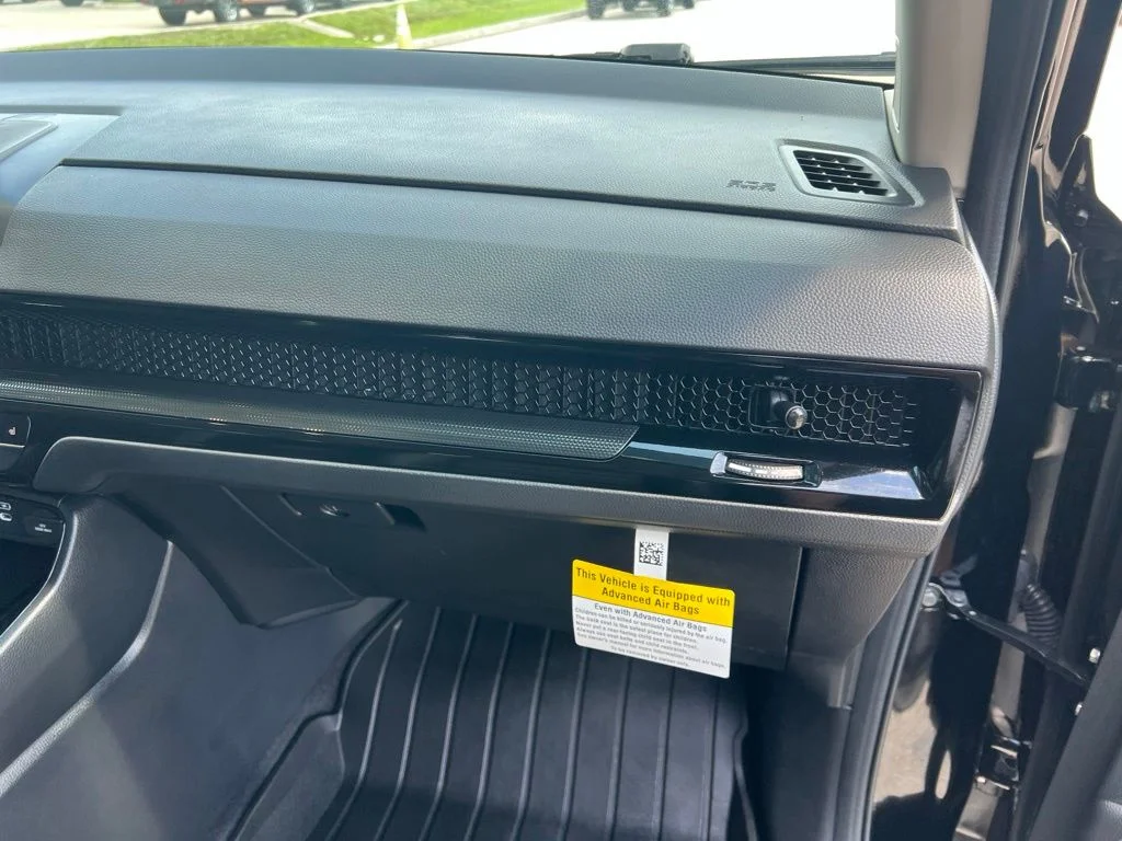 Used 2025 Black Honda EX-L image 9