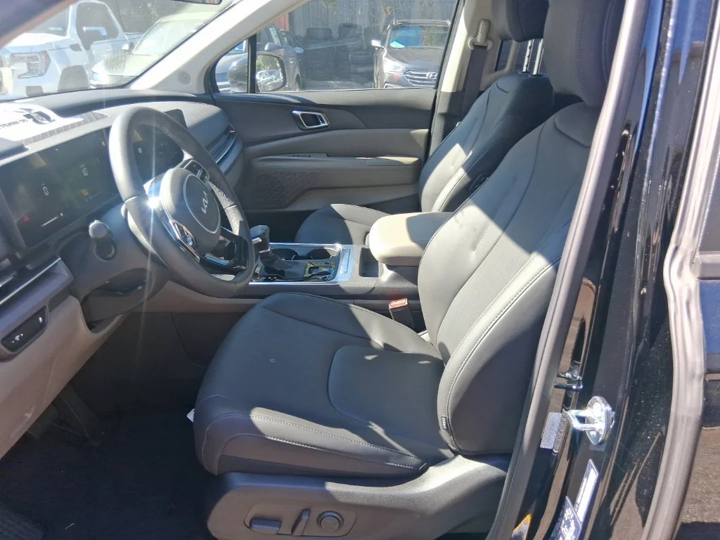 Used 2026 Black Kia EX image 12
