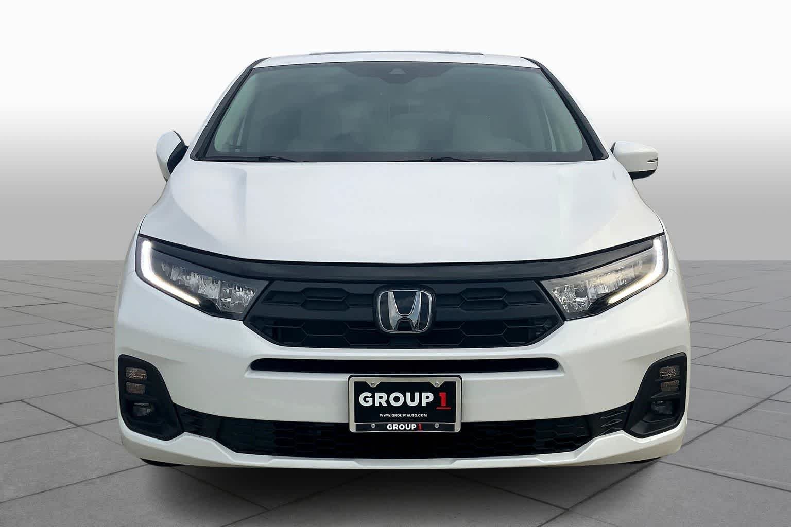 New 2026 Platinum White Pearl Honda EX-L image 3