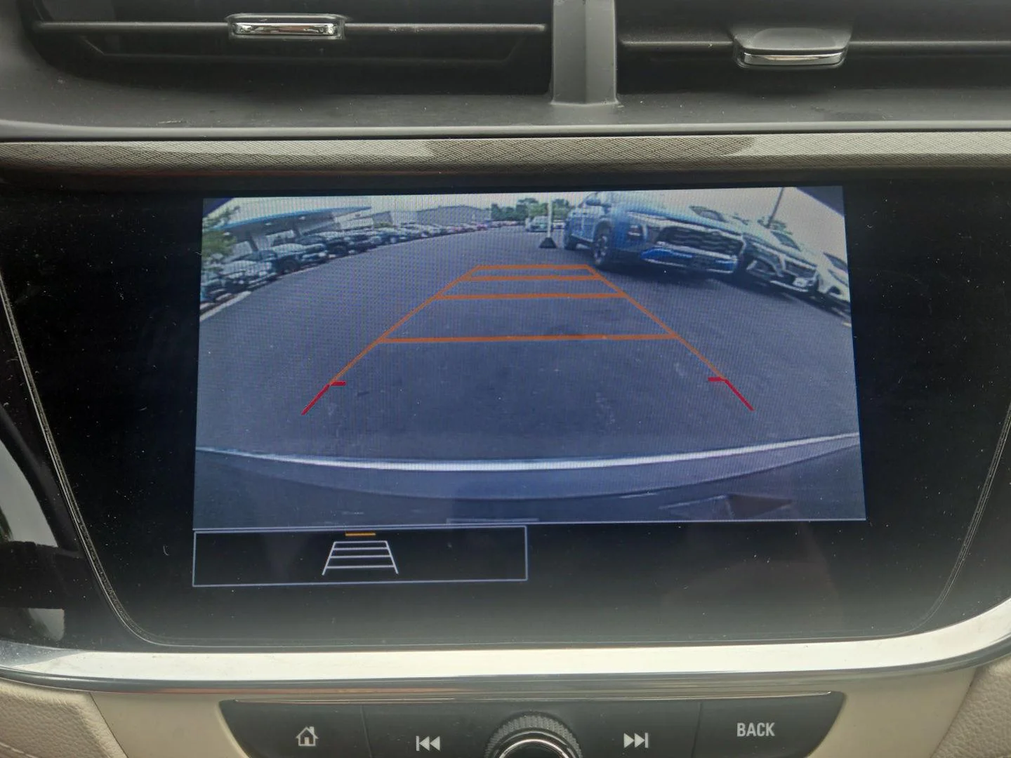 Used 2023  Buick  image 6