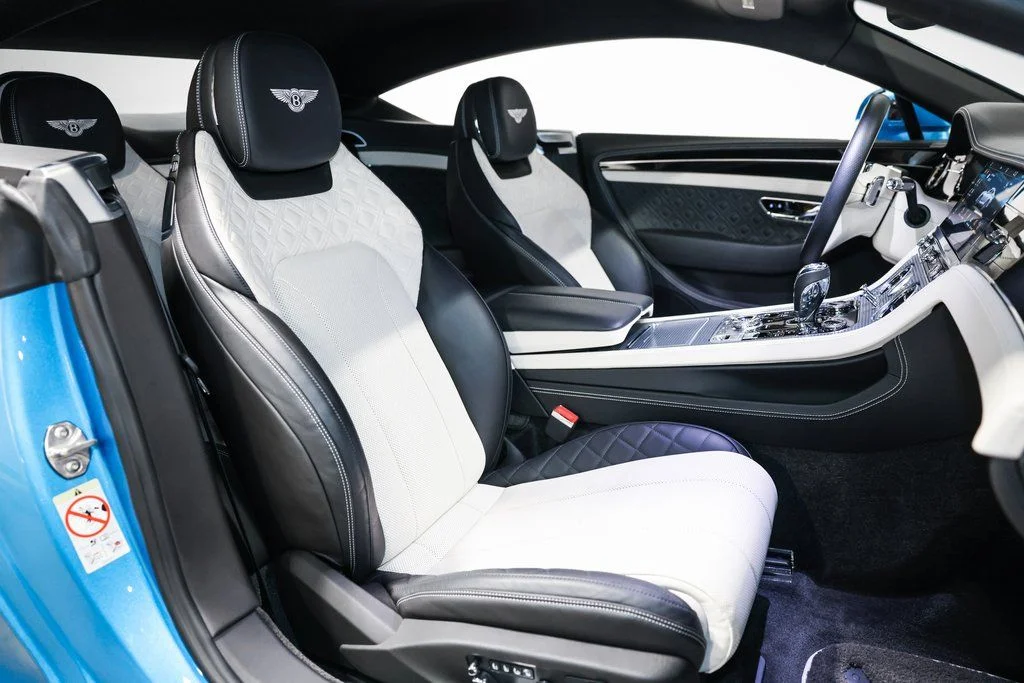 Used 2020 Blue Bentley V8 image 21