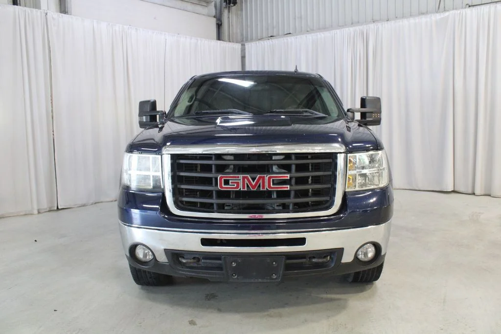 Used 2009 Blue GMC SLT image 34