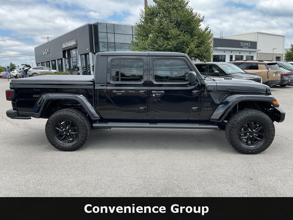 Used 2023 Black Clearcoat Jeep Freedom image 15